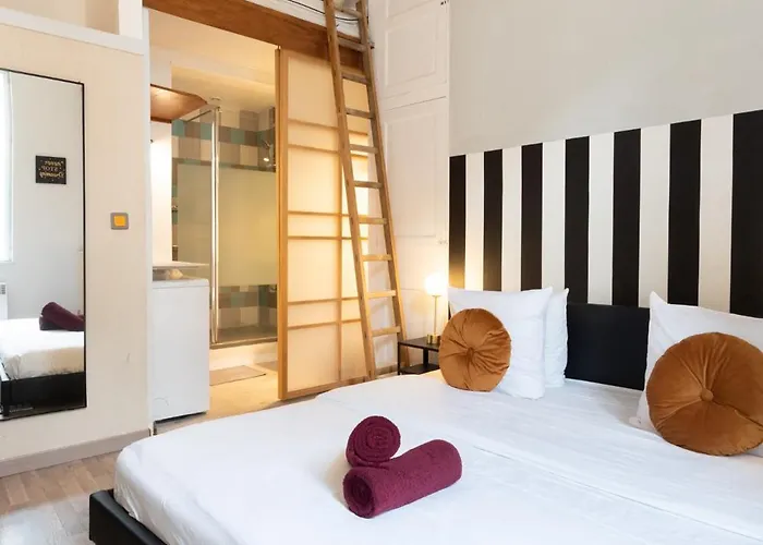 L'ambrée  - Terrasse - Calme - Wifi - Plein Centre - Atypique *